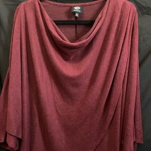 Cranberry poncho top NWOT runs large